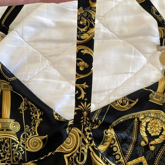 RARE- Versace Medusa 95 Sleeveless Top - Picture 6 of 10